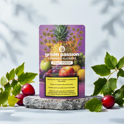 Green Passion Fruit Punch Treibhaus CBD Blüten – Hochwertige Cannabisblüten aus Schweizer Treibhaus-Anbau, präsentiert in einer stilvollen Nahaufnahme.