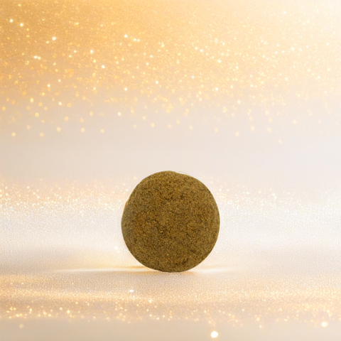 Green Passion Super Pollen CBD Hash – fein gepresste Kugel mit intensiver CBD-Konzentration. Ideal für ein hochwertiges Raucherlebnis.